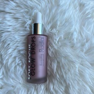 Radial soft focus glow drops